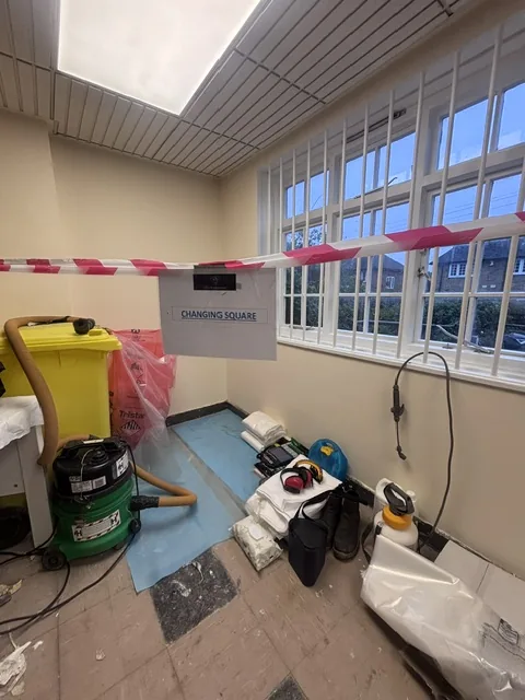 Asbestos floor tile and bitumen removal in Shepherd's Bush